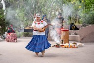 Xiuhtecuhtli Danza Conchera comparte tradición y energía en Tijuana