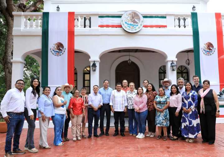 Gobernador de Tabasco se reúne con legisladores estatales