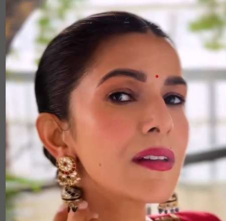Nimrat Kaur beats Monday blues in desi style