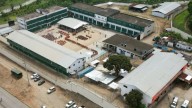 Diecisiete presos muertos en choque entre bandas narco en cárcel de Ecuador