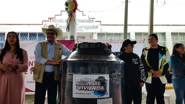 Benefician a 230 familias con entrega gratuita de tinacos en Yauhquemehcan
