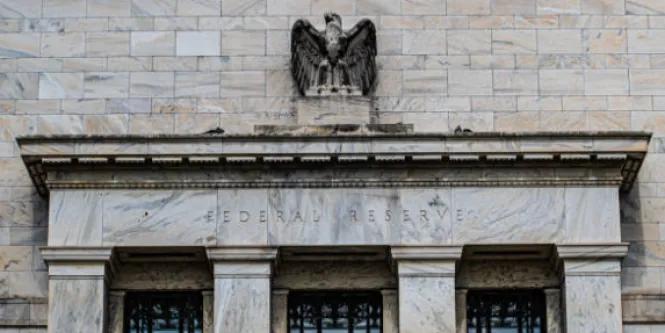 Secretario del Tesoro de Estados Unidos reclama revisión 'independiente' de la Fed 