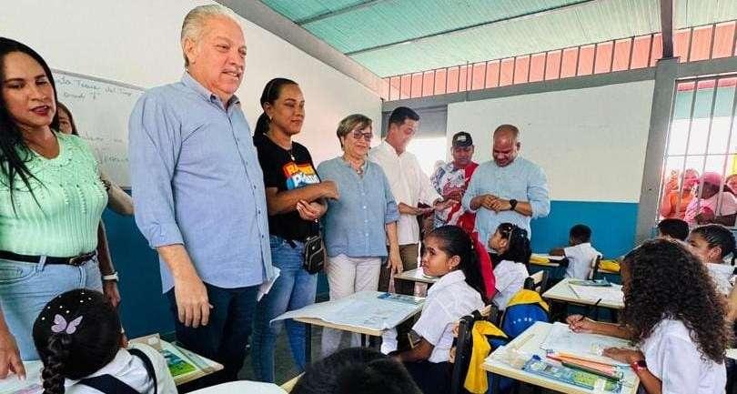 Van 1.700 escuelas rehabilitadas en todo el país