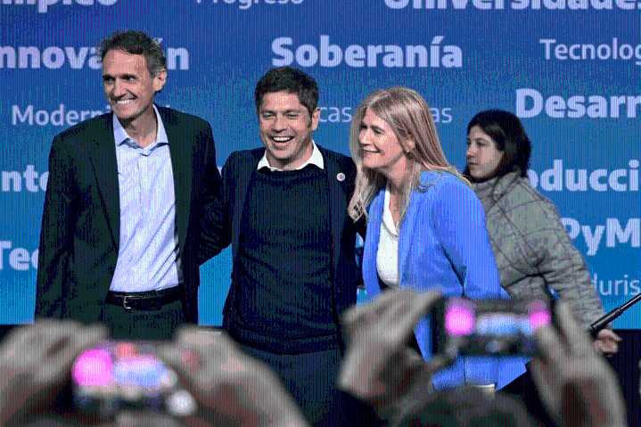 Kicillof cerró la campaña de Fuerza Patria en San Martín: «hay un cambio posible»