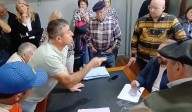 “No jueguen con la vida”. A los gritos, un productor increpó a un funcionario por las inundaciones