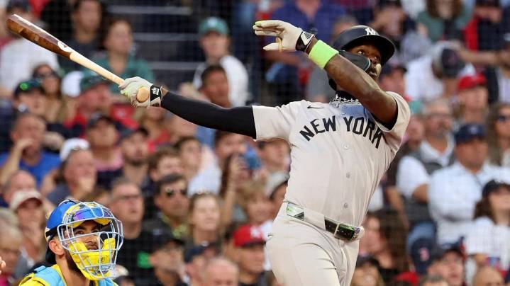Yankees hold on to beat Red Sox, move 2 1/2 games ahead for first Wild Card