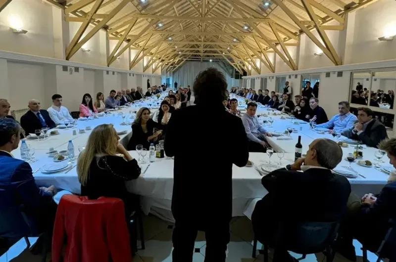 Milei arma una jornada libertaria en Olivos para bajar línea a todos los candidatos, luego de la derrota electoral