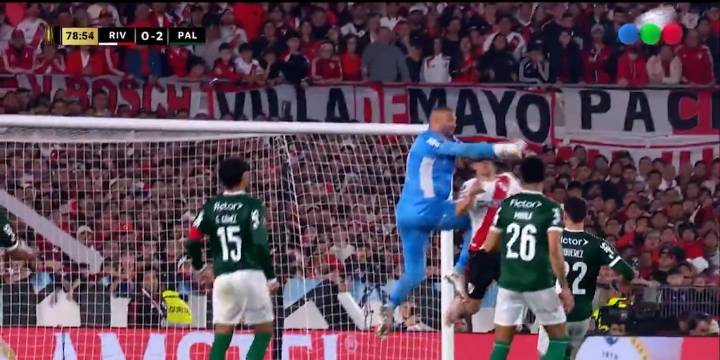 La gran polémica en River-Palmeiras: las razones detrás de la confusión del pedido de penal de Weverton a Montiel