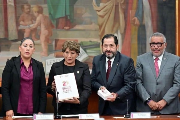 Entrega Delfina Gómez Segundo Informe a Congreso local