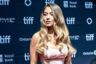 Sydney Sweeney y Stephen Colbert, entre los presentadores de los Emmy