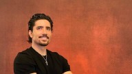 Alex Fernández arrasa con ‘Loco por volverte a ver’