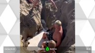El angustioso rescate a dos niños que quedaron atrapados en un hoyo de la playa