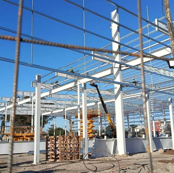 “Grave descontrol y riesgo”: Trabajo intervino en la obra de la nueva sucursal de un súper en Santa Rosa