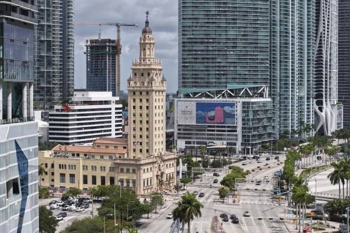 En Miami. Torre de la Libertad: el icónico monumento en honor a los inmigrantes cubanos que costó US$65 millones