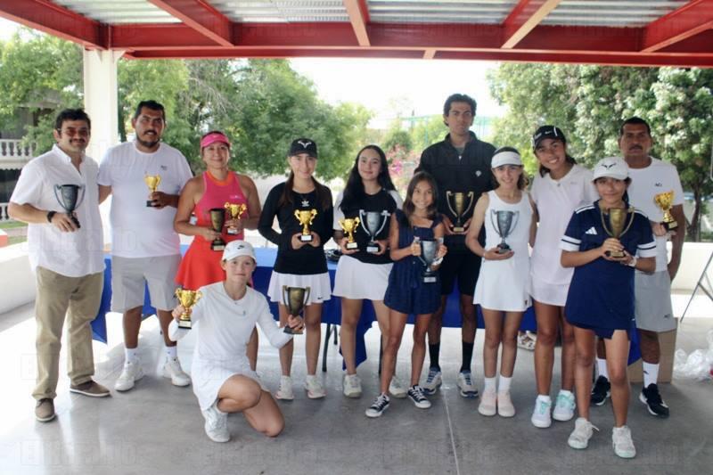 Las ganadoras de la Copa Independencia