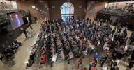 Hundreds of people mourn Charlie Kirk at U of A