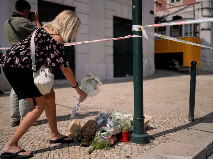 Tragedia con un funicular en Lisboa: Portugal decreta un día de luto y ya son 17 los muertos