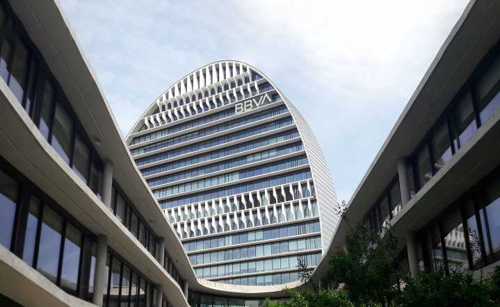 BBVA eleva un 10% su oferta por Banco Sabadell y optimiza las ventajas fiscales de la operación
