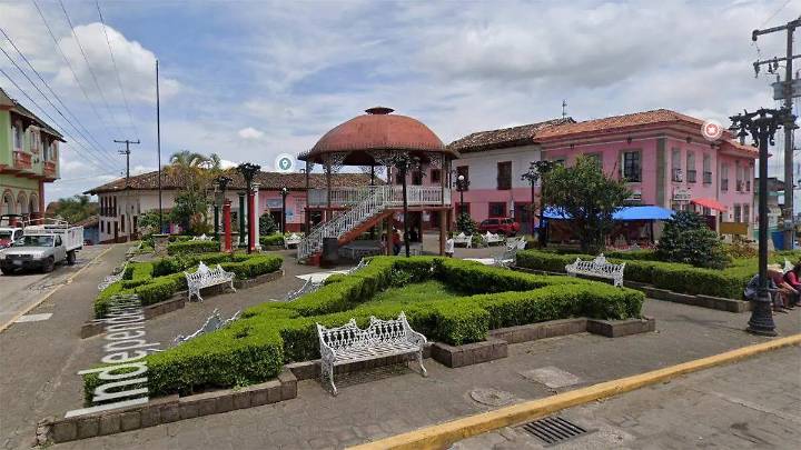 Exige comunidad indígena de Jonotla respeto a sitio sagrado ante construcción de parque municipal