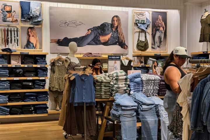 Controversial ad campaign boosts clothing retailer’s bottom line
