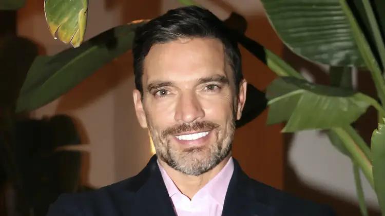 Julián Gil disfruta días familiares en Madrid con su hija y nieto
