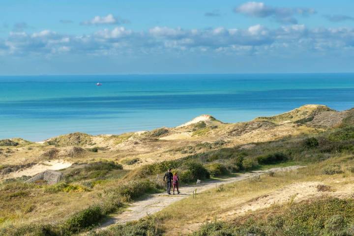 Child dies off French coast in small boat Channel crossing attempt