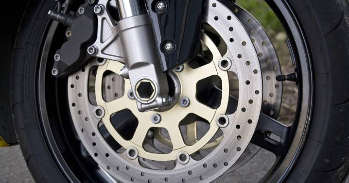 Motorcyclist dies after crash with another vehicle in Sandy