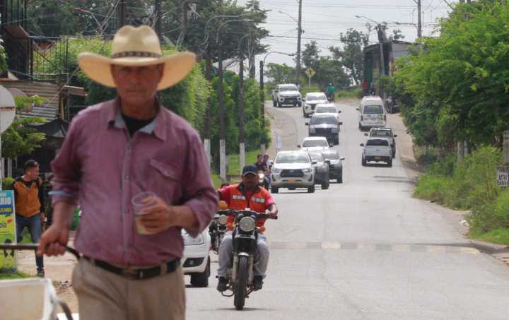Una caravana humanitaria aboga por la paz en la región colombiana del Catatumbo