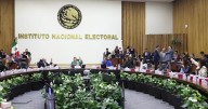 INE entrega últimas 13 constancias de mayoría a juzgadores