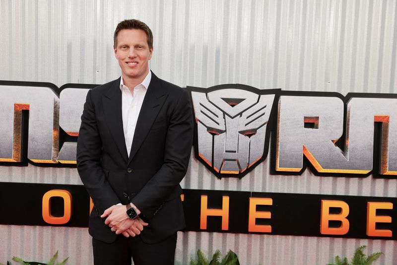 Paramount Skydance prepares Ellison-backed bid for Warner Bros Discovery, WSJ reports