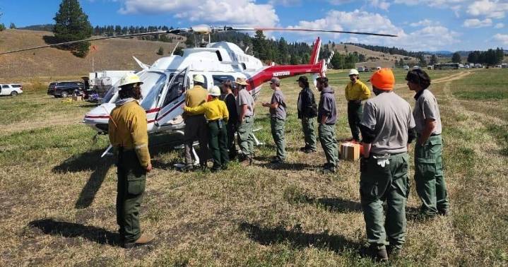'Help the forest, save lives': Job corps students shadow Windy Rock fire crew