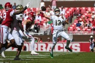 College football: No. 22 Notre Dame routs Arkansas 56