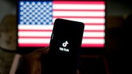 Donald Trump vuelve a extender el plazo para prohibir TikTok, en vísperas de un posible acuerdo