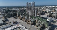 Caen 12 por saqueo de material en la refinería de Dos Bocas; alcanzaron a llenar los vehículos con kilos de fierro antes de ser interceptados por personal naval