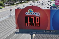 2 Players to Split $1.8 Billion Powerball Jackpot