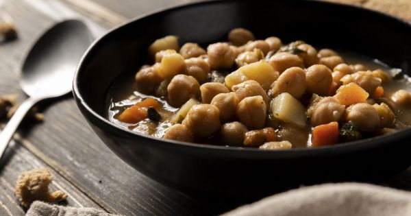 Receta rápida de garbanzos, setas y espinacas: una cena deliciosa en menos de 30 minutos