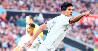 Día agridulce para Raúl Jiménez, anota gol 60 en Premier, pero sale por lesión