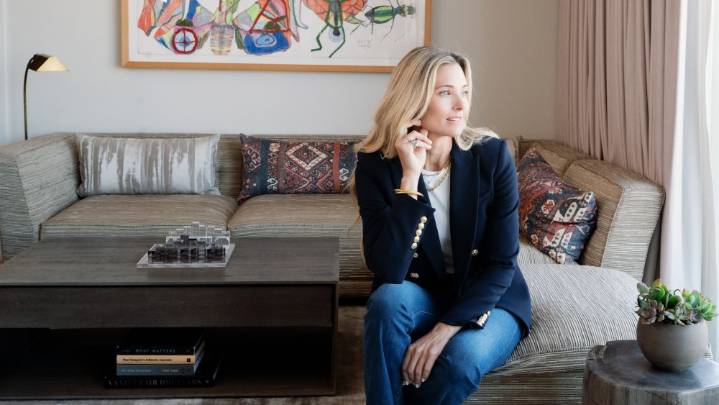 The Dupont Circle Hotel Introduces the Blazer Library by Veronica Beard