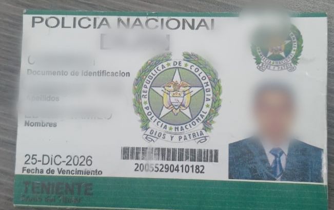 Cuatro falsos policías cayeron en Suba mientras extorsionaban a una mujer