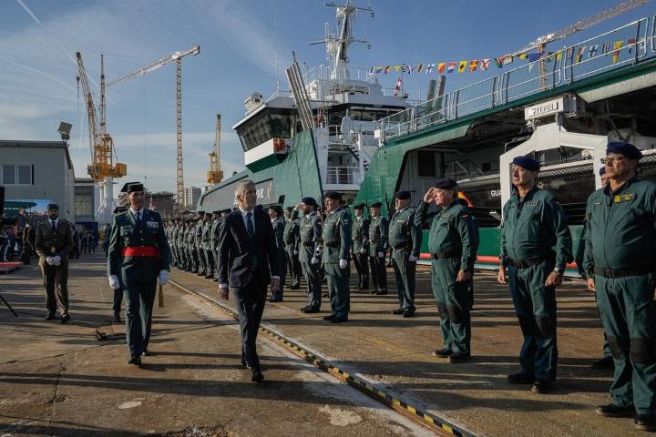 La Guardia Civil redobla la vigilancia en el Estrecho con el nuevo buque 'Duque de Ahumada'