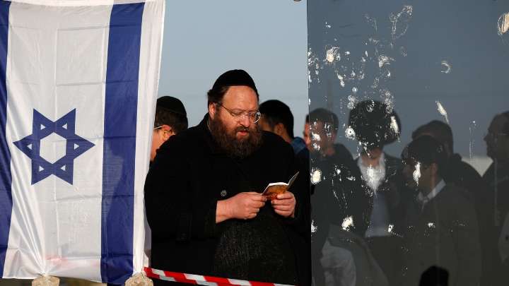 Cuatro muertos y unos 15 heridos en un tiroteo terrorista en Jerusalén
