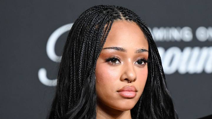 KATSEYE Member Manon Wore This Lip Trend to the MTV VMAs 2025