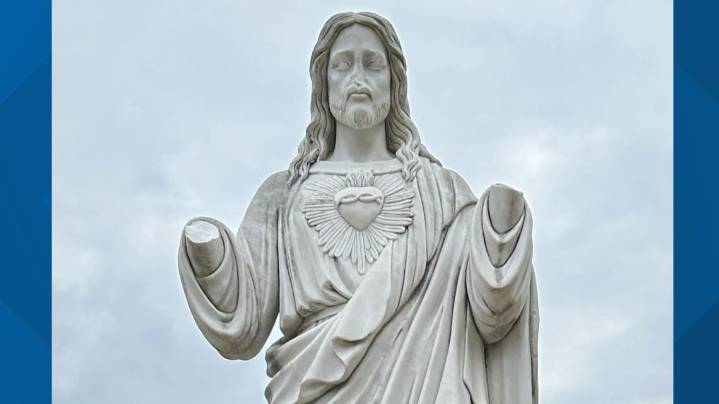 Officials investigates vandalism of Jesus statue at Texas church