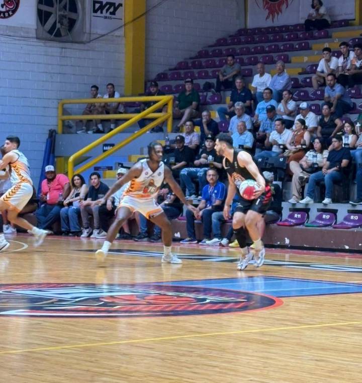 Reyes 79-86 Frayles; La realeza no logró mantener la ventaja