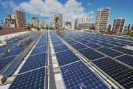 Homeowners rush to install solar on roofs before tax credits expire