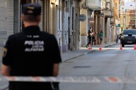 Un hombre se atrinchera en una vivienda tras herir gravemente a su vecino en plena calle en Alfafar
