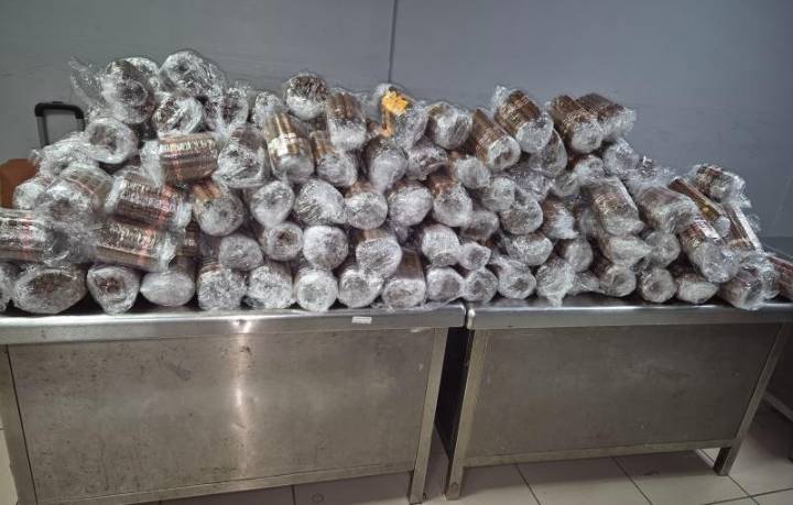 Aduana incautó más de 4 400 tabacos en el aeropuerto de La Habana