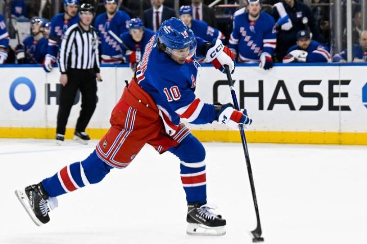 Rangers LW Artemi Panarin focuses on season, not free agency