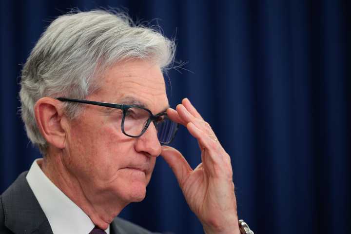 Bitcoin Volatile as Fed Trims Interest Rate While Eyeing More Cuts in 2025