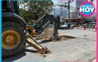 Atiende el gobierno de BJ un reporte de tubería dañada en Av. Nichupté